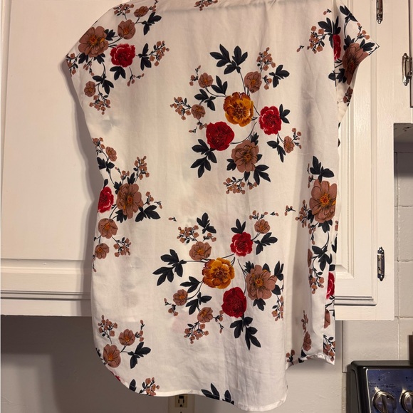 Floral V-Neck Women's Top - Picture 3 of 3